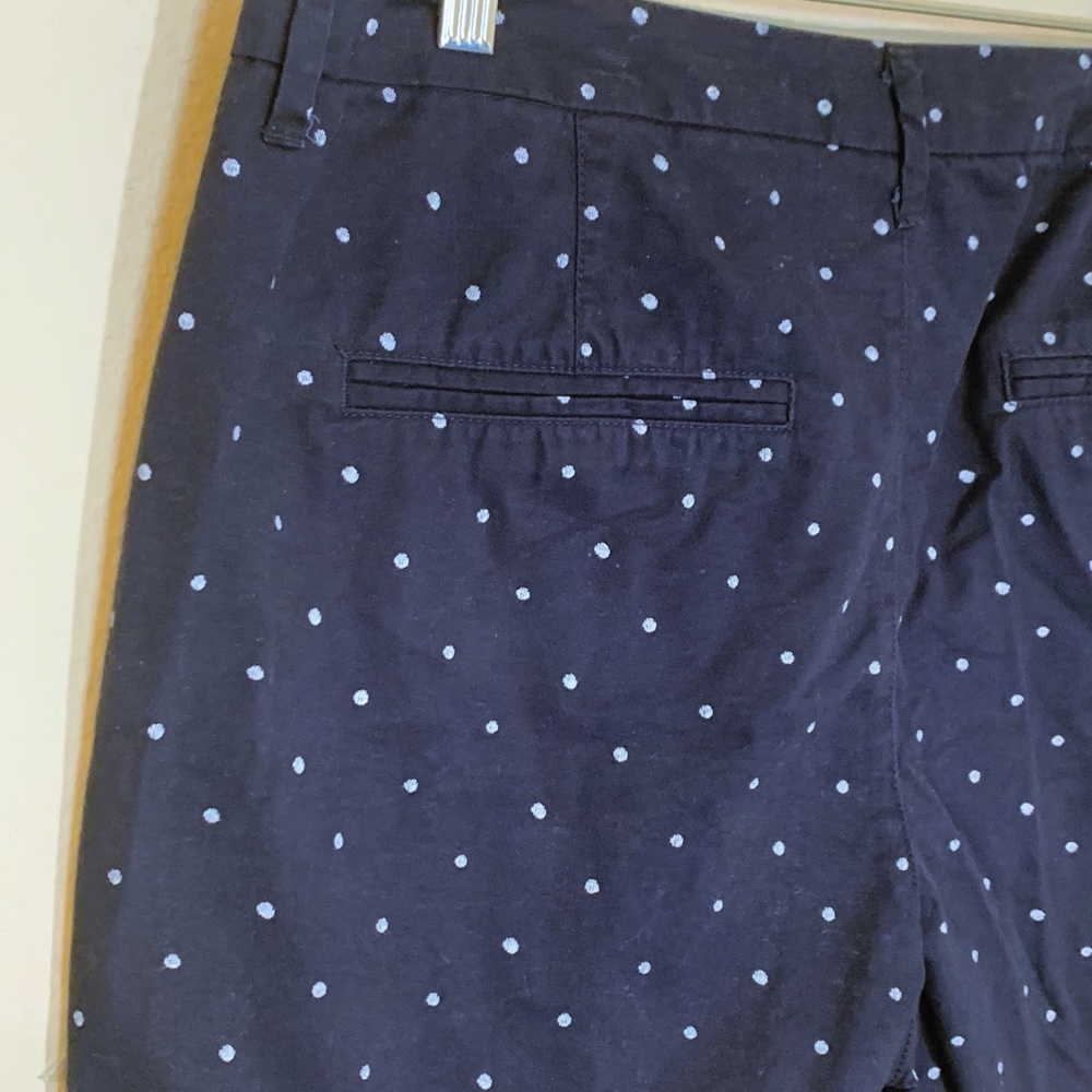 Old Navy (size 14) Everyday Khaki Navy with Polka Dot Shorts - Picture 5 of 9